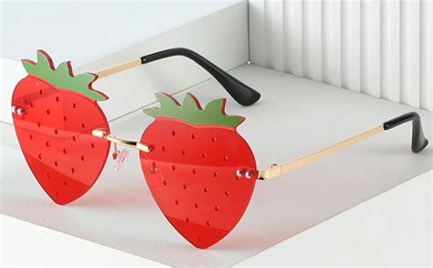 gucci strawberry sunglasses